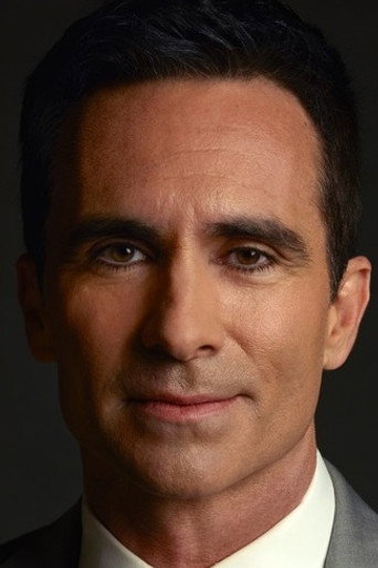 Ảnh của Nestor Carbonell